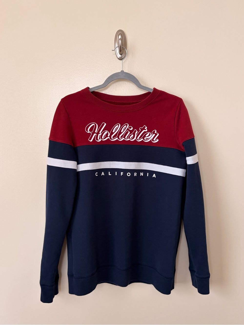 Hollister Men's Red, Navy & White Block Crewneck Sweater M